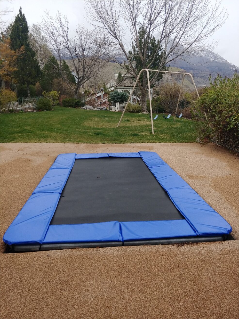 In-ground trampoline